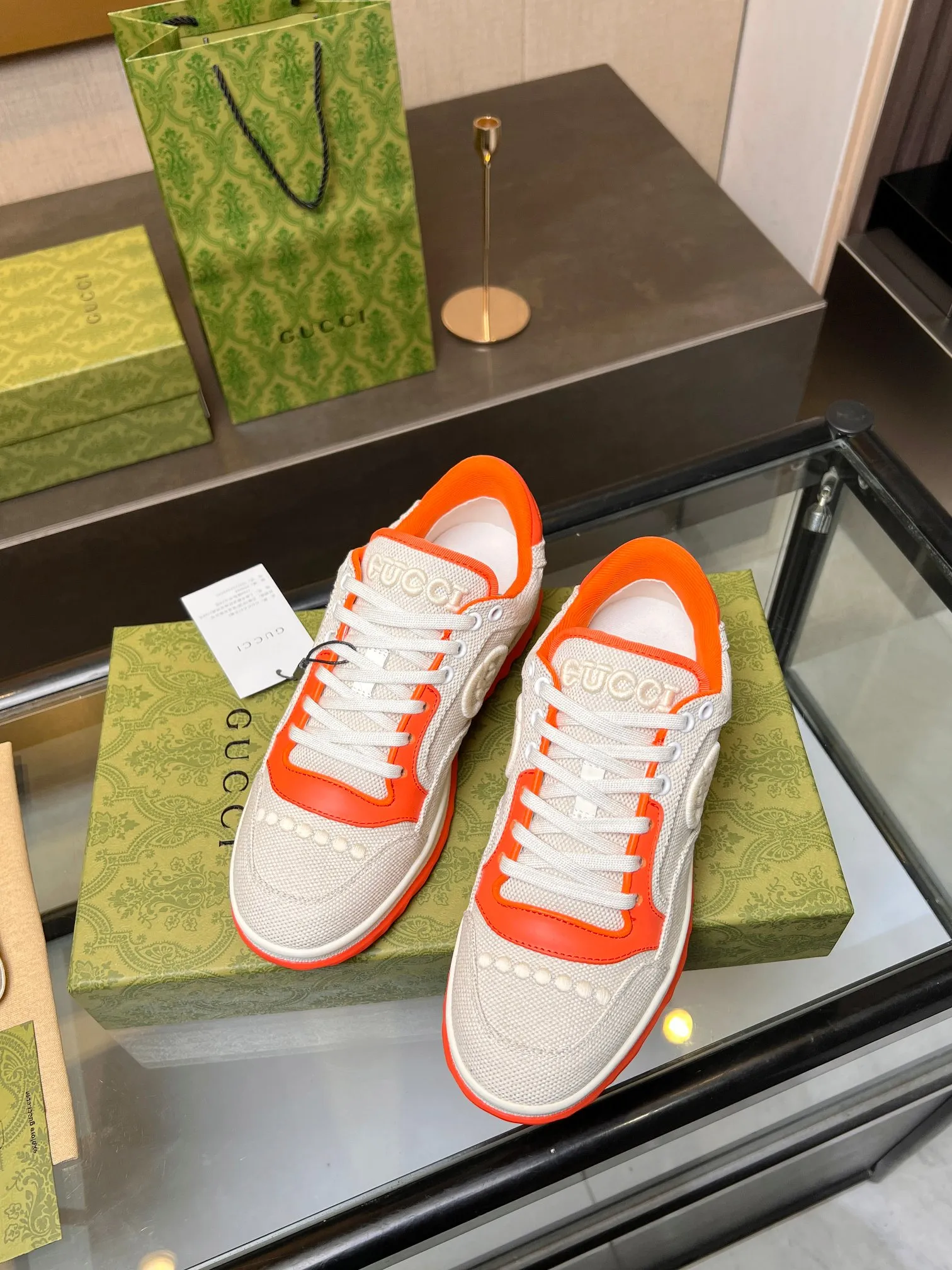 👟👟Ex-factory price 520👟👟 Top version, full styling effect, instant sales of the common practice of soft treading in the market, 💣💣💣Gucci2023 early spring Gucci G home latest hot style MAC80 sports shoes couple style casual retro distressed dirty shoes small dirty shoes small white shoes🌸🌸🌸 original purchase and development Production Gucci MAC80 new hot-selling series. The exquisite and compact interlocking double G logo romantically interprets the aesthetic concept of this series. Made of off-white leather, ▪️Material: original customized imported first-layer cowhide ▪️Inner lining: original customized imported breathable mesh ▪️Outsole: original molded two-color TPU outsole ▪️Sole thickness: 3CM ▪️Size: women's 35-40 / men's 39-45